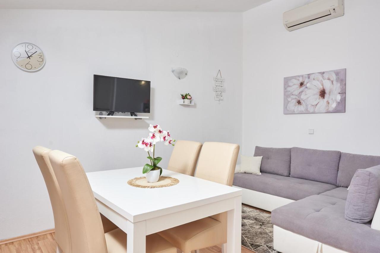 Apartments Lumi Rogoznica  Exterior photo